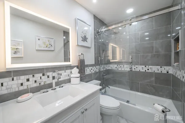 $799,000 | 174 Liberty Street, Clark, NJ 07066