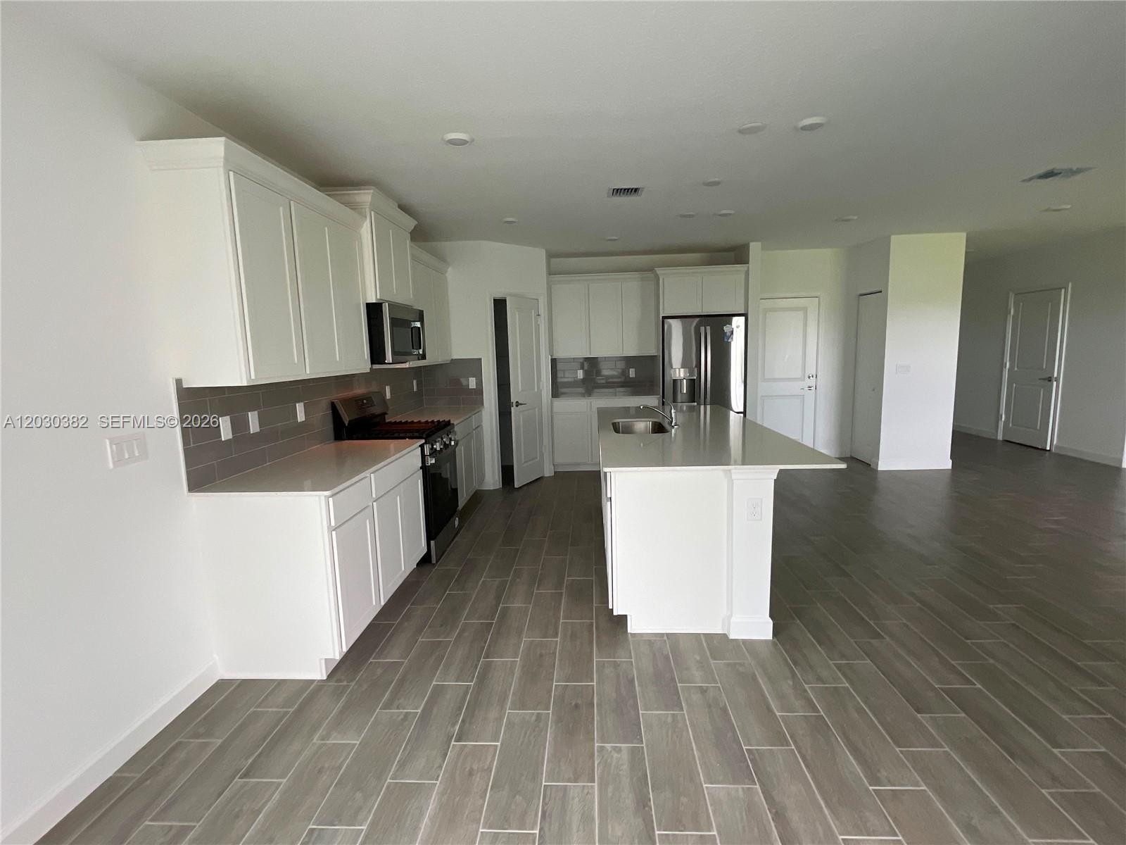 19472 Whispering Creek Road Loxahatchee, FL 33470 - Photo 8 of 24