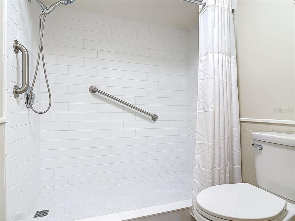 902 Village Green Road, Unit 2 DeLand, FL 32720 - Photo 23 of 34 Gallery Image 23
