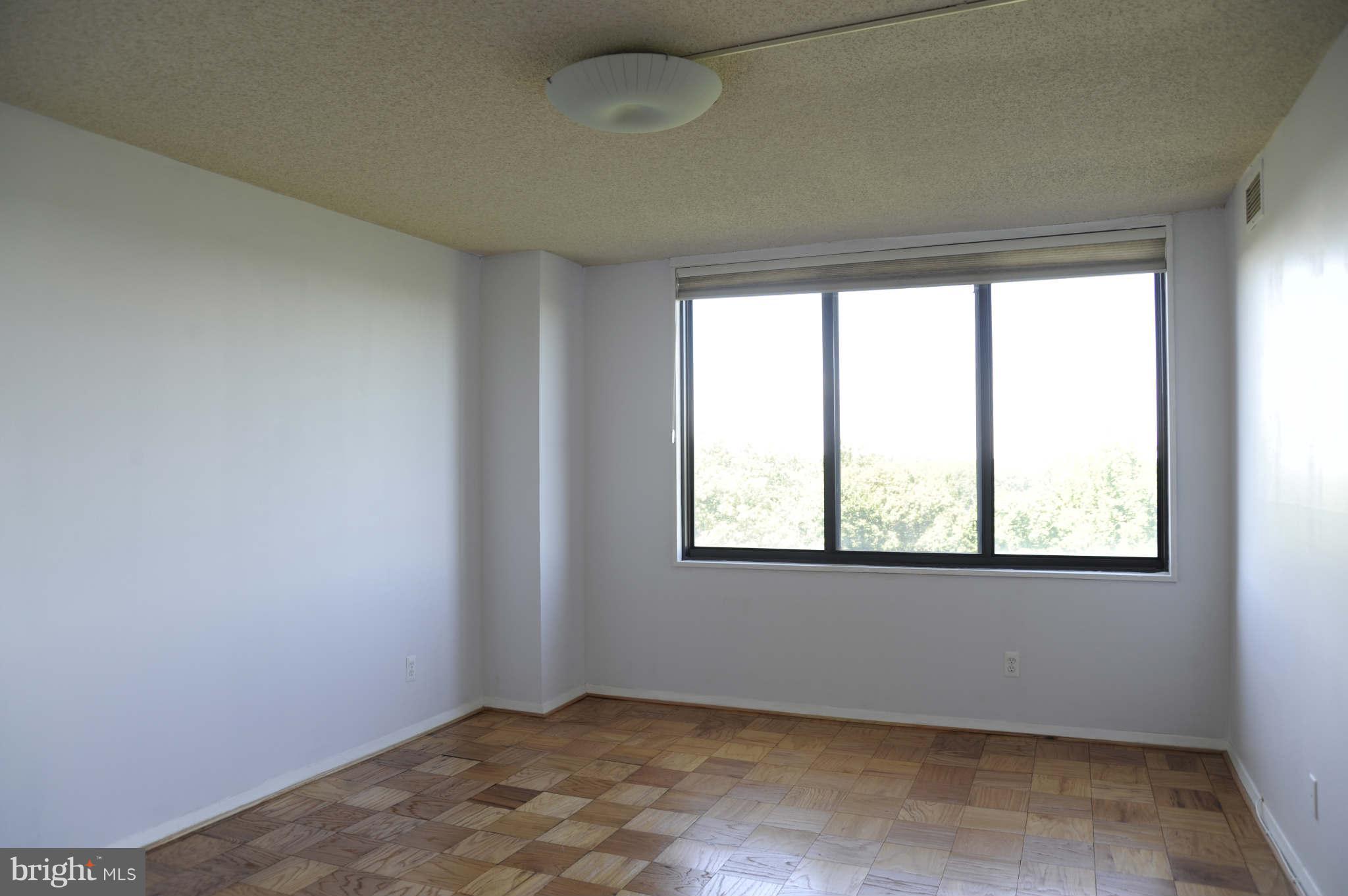 5225 Pooks Hill Road, Unit 1322N Bethesda, MD 20814 - Photo 9 of 21 Bedroom (Master)