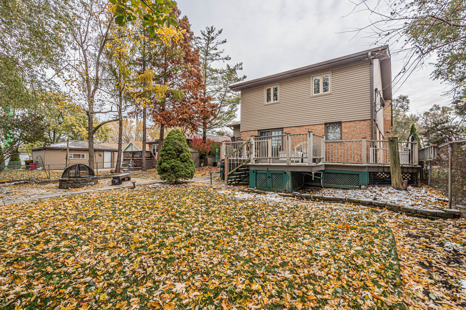 6528 Ridge Drive Chicago Ridge, IL 60415 - Photo 32 of 33 a house view with a outdoor space