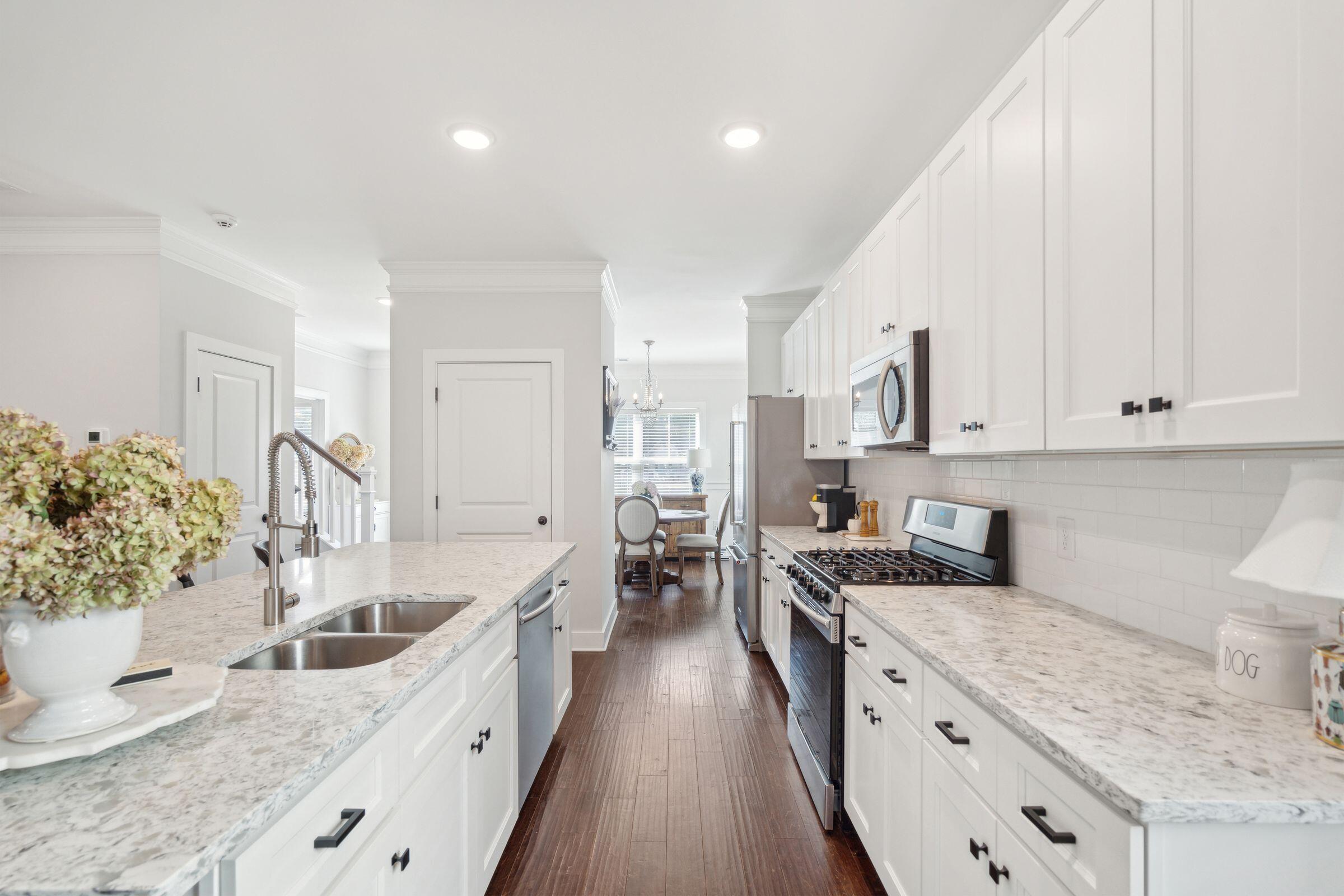 431 Magnolia Road Charleston, SC 29407 - Photo 12 of 61 Kitchen