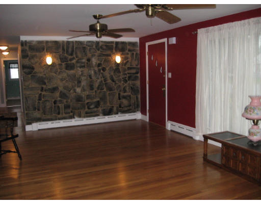 818 Nashua Road Dracut, MA 01826 - Photo 9 of 25 Gallery Image 9