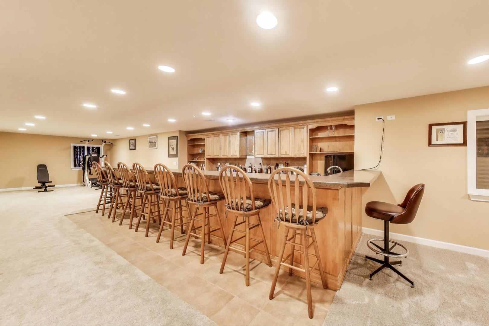 2502 Hidden Trail Spring Grove, IL 60081 - Photo 27 of 51 a view of a room with gym equipment