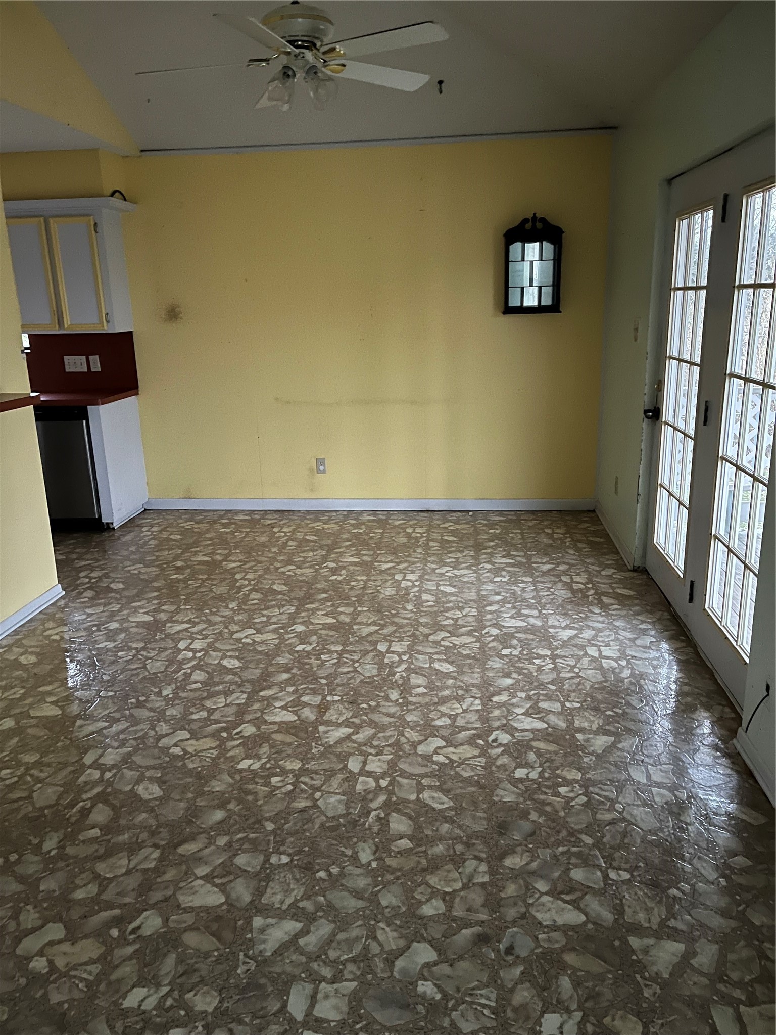 12022 Annette Road, Unit CR657 Angleton, TX 77515 - Photo 13 of 26 an empty room with a door