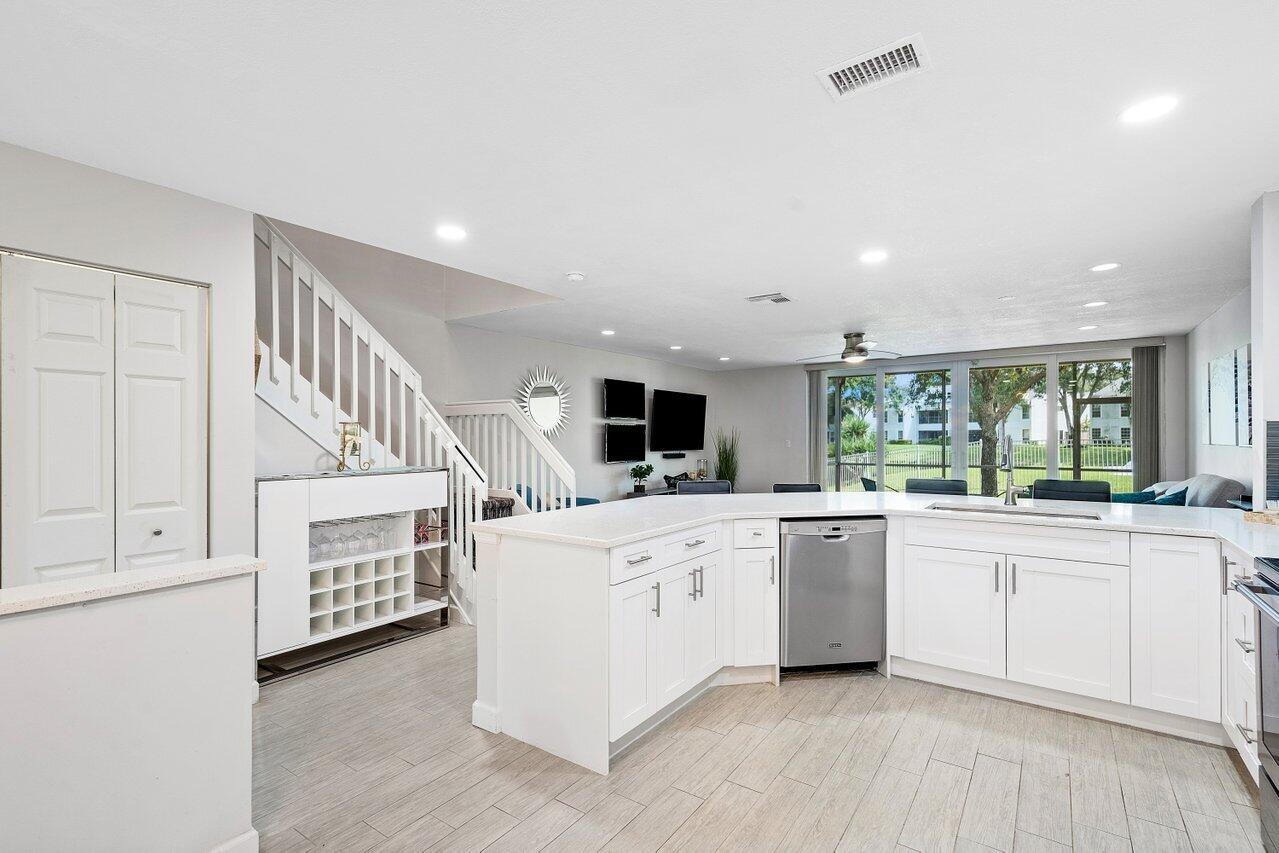 6021 Old Court Road, Unit 1102 Boca Raton, FL 33433 - Photo 8 of 31 6021 Old Court Rd 1102
