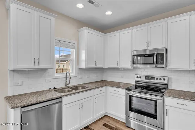 $326,500 | 201 Fox Cove Crossing, Jacksonville, NC 28546