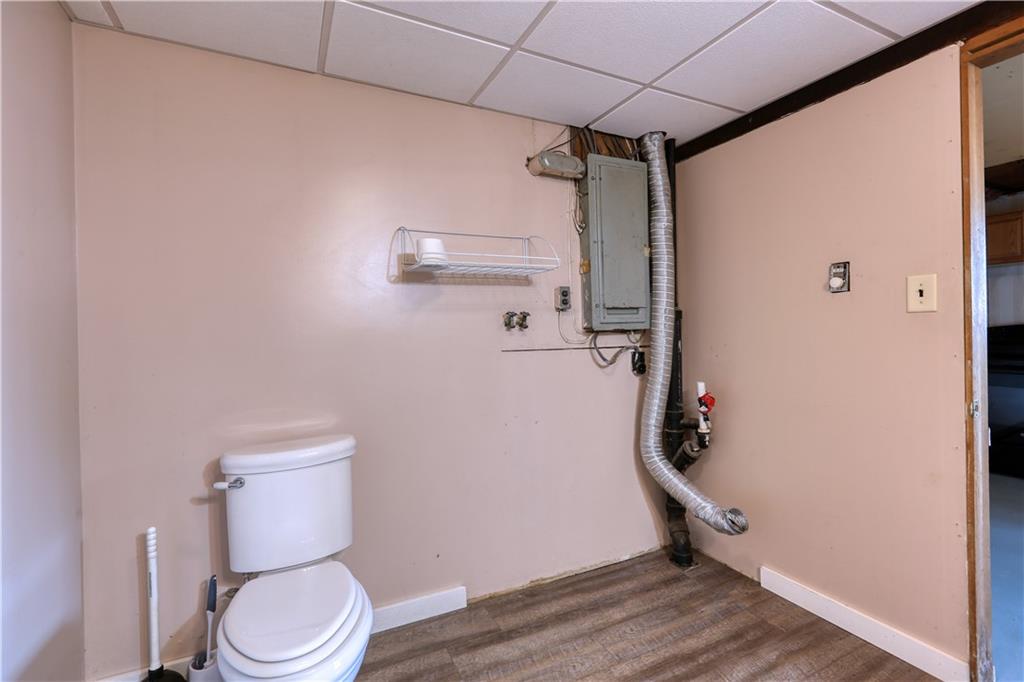 123 Noonen Street Rochester, PA 15074 - Photo 30 of 34 a bathroom with a toilet and a shower