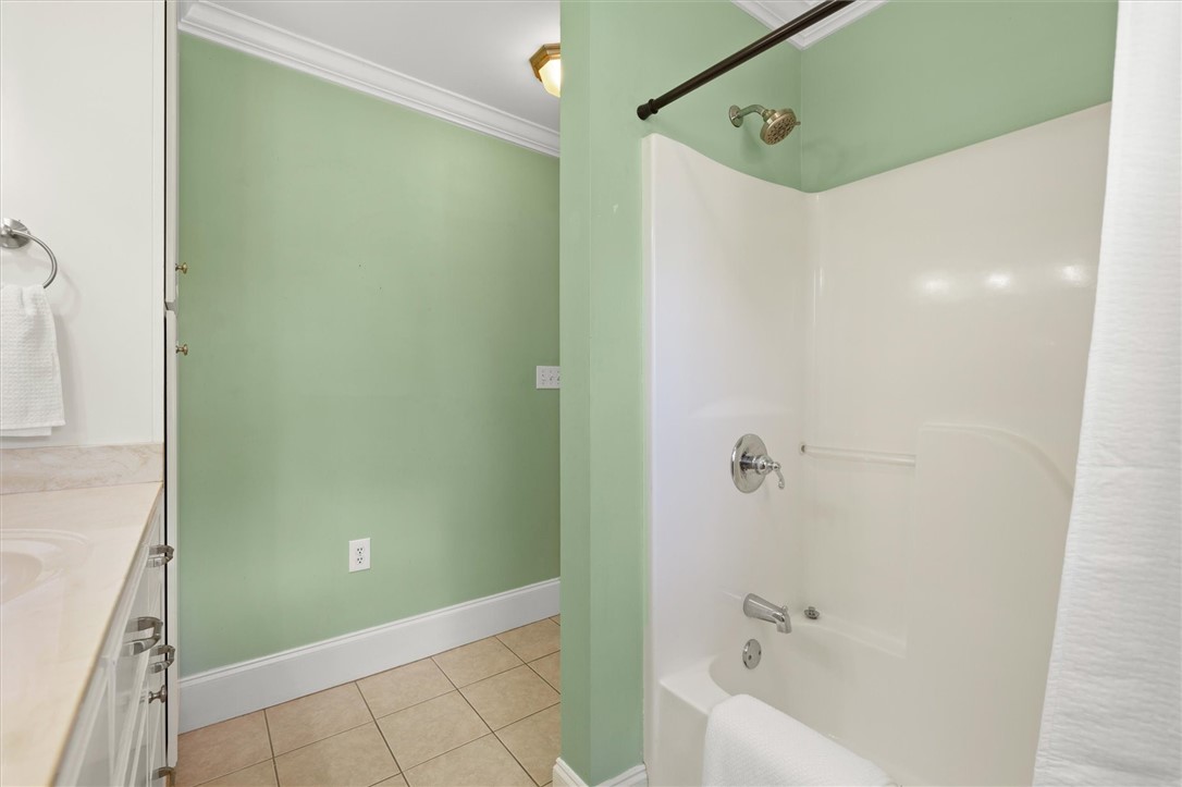 309 Whitehall Road Anderson, SC 29625 - Photo 14 of 29 Master bath