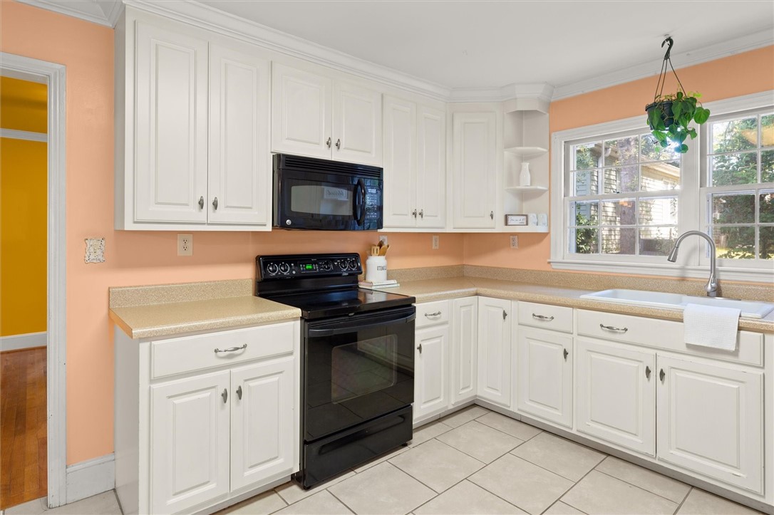 309 Whitehall Road Anderson, SC 29625 - Photo 23 of 29 Lots of natural light