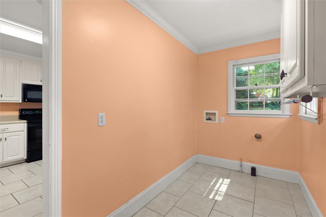 309 Whitehall Road Anderson, SC 29625 - Photo 24 of 29 Large Laundry Room
