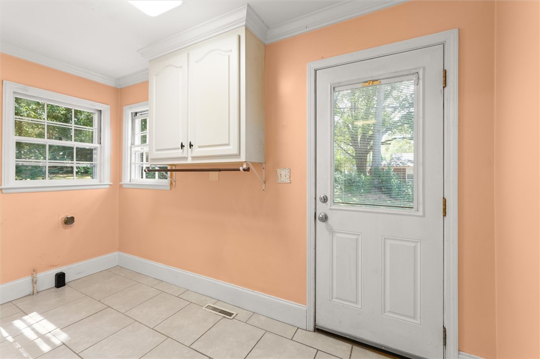 309 Whitehall Road Anderson, SC 29625 - Photo 25 of 29 Laundry