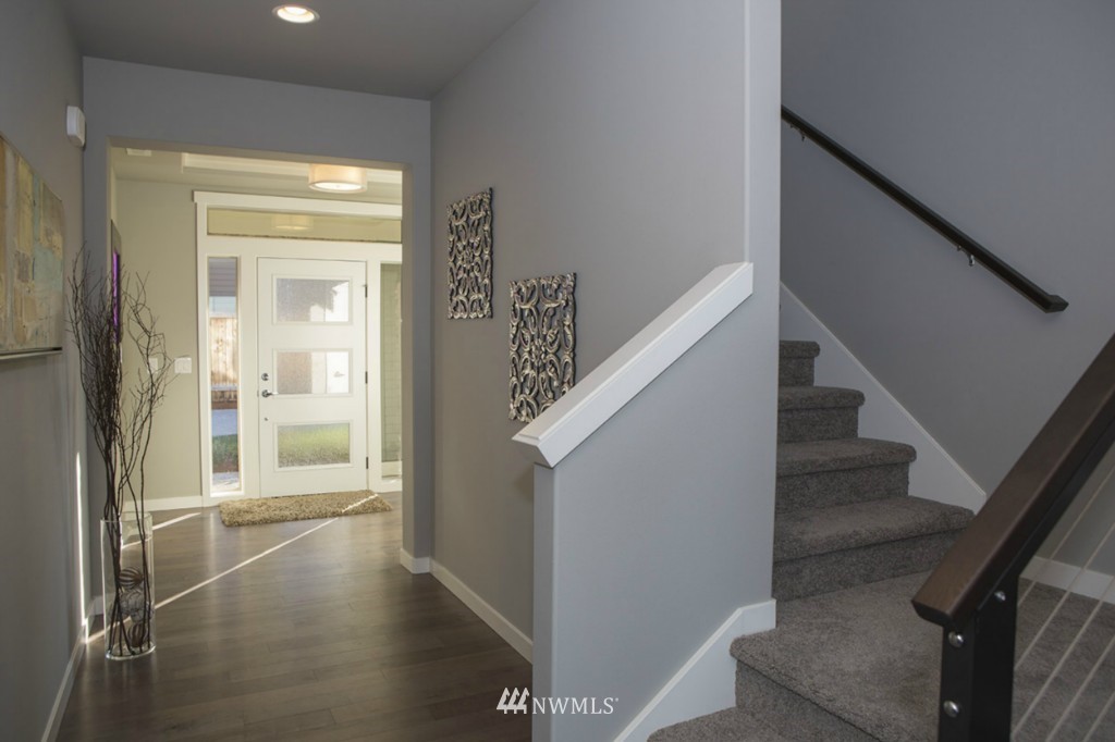 716 South 23rd Street Renton, WA 98055 - Photo 3 of 17