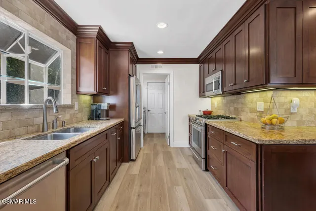 $1,275,000 | 260 Greenmeadow Drive, Thousand Oaks, CA 91320