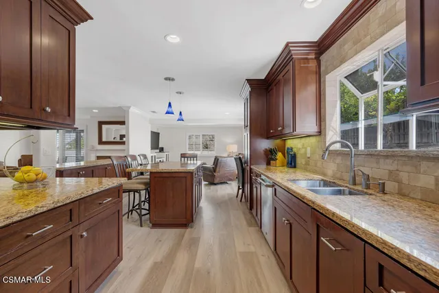 $1,275,000 | 260 Greenmeadow Drive, Thousand Oaks, CA 91320