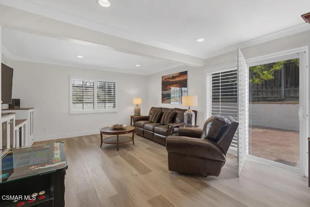 $1,275,000 | 260 Greenmeadow Drive, Thousand Oaks, CA 91320