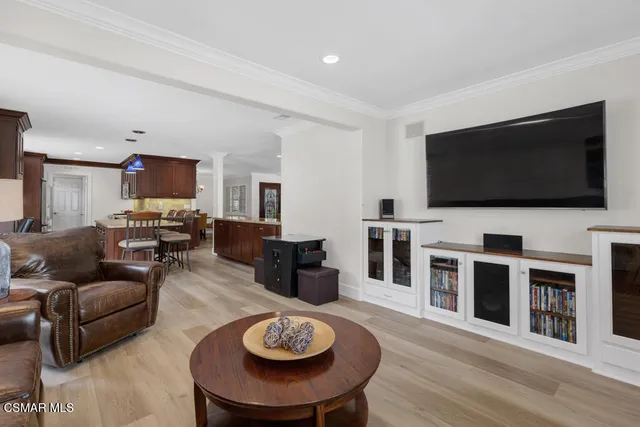 $1,275,000 | 260 Greenmeadow Drive, Thousand Oaks, CA 91320