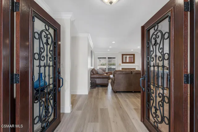 $1,275,000 | 260 Greenmeadow Drive, Thousand Oaks, CA 91320