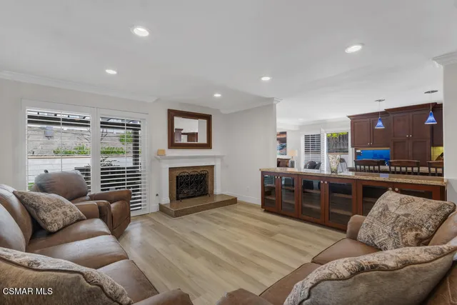 $1,275,000 | 260 Greenmeadow Drive, Thousand Oaks, CA 91320