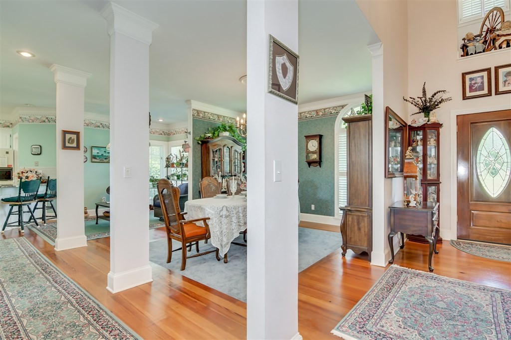 3855 Washington Road Thomson, GA 30824 - Photo 10 of 72 Dining room, front door on the right