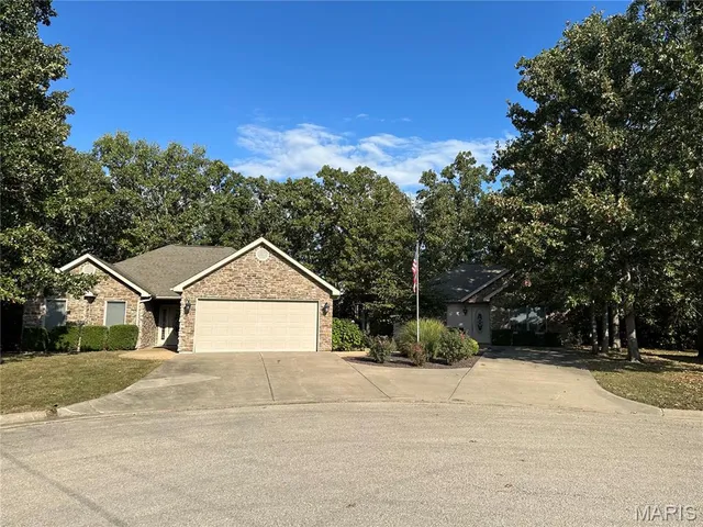 $399,000 | 407 Ahr Strom Drive, Owensville, MO 65066