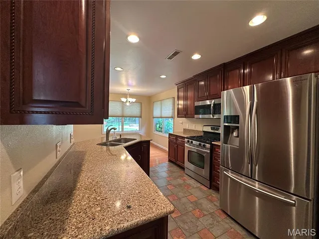 $399,000 | 407 Ahr Strom Drive, Owensville, MO 65066