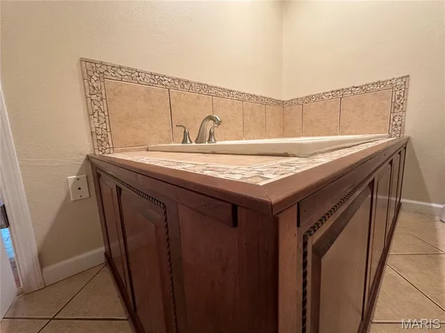 $399,000 | 407 Ahr Strom Drive, Owensville, MO 65066