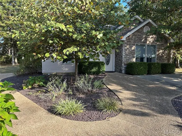 $399,000 | 407 Ahr Strom Drive, Owensville, MO 65066