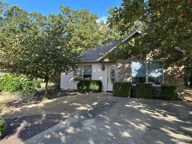 $399,000 | 407 Ahr Strom Drive, Owensville, MO 65066