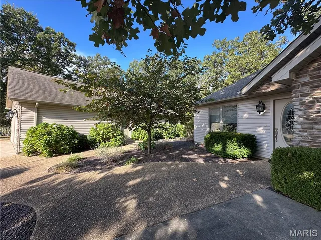 $399,000 | 407 Ahr Strom Drive, Owensville, MO 65066