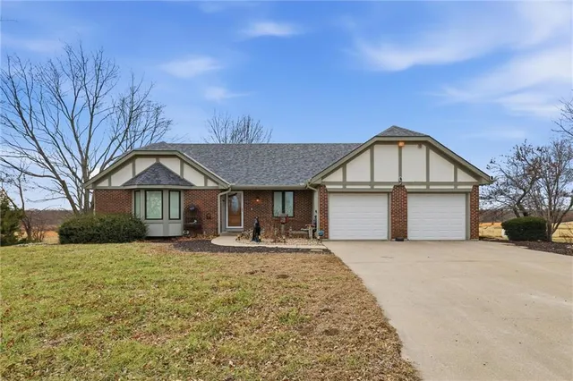 $714,995 | 26418 South Freedom Road, Harrisonville, MO 64701