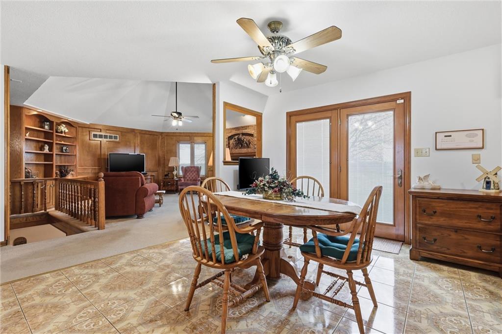 26418 South Freedom Road Harrisonville, MO 64701 - Photo 9 of 63