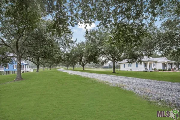$2,500,000 | 5355-a B Mahoney Rd Street, Unit 5355 A B, St. Francisville, LA 70775