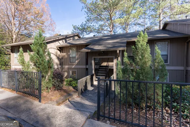 $264,900 | 8740 Roswell Road, Unit 10A, Sandy Springs, GA 30350