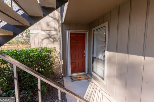 $264,900 | 8740 Roswell Road, Unit 10A, Sandy Springs, GA 30350