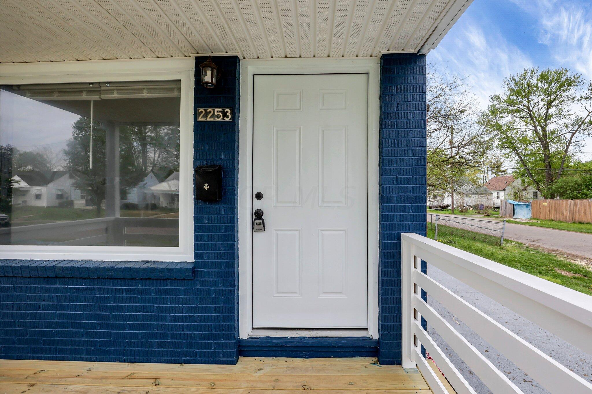 2253 Gerbert Road Columbus, OH 43211 - Photo 3 of 42 2-web-or-mls-0N4A2592
