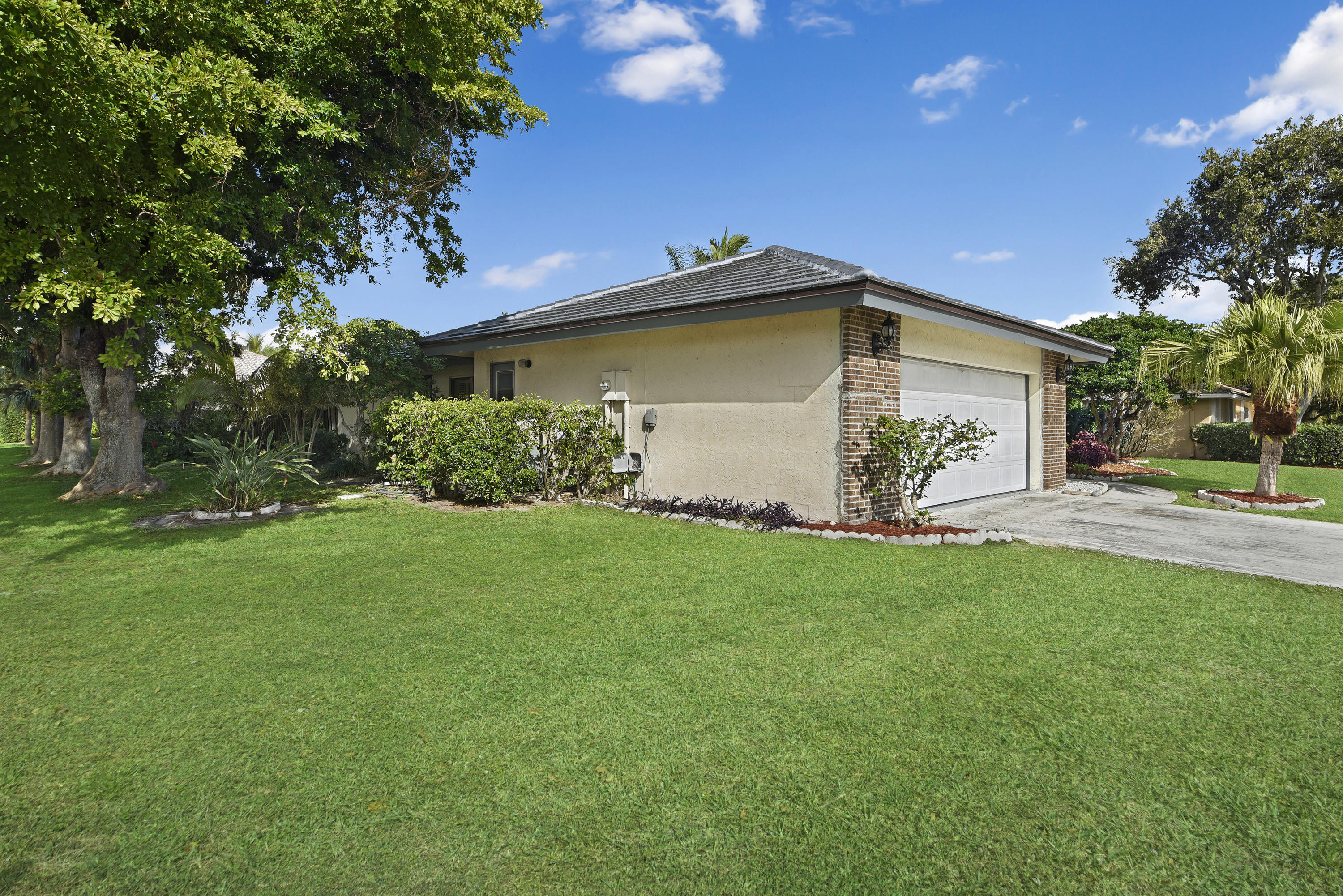 485 Northwest 69th Street Boca Raton, FL 33487 - Photo 2 of 13 13