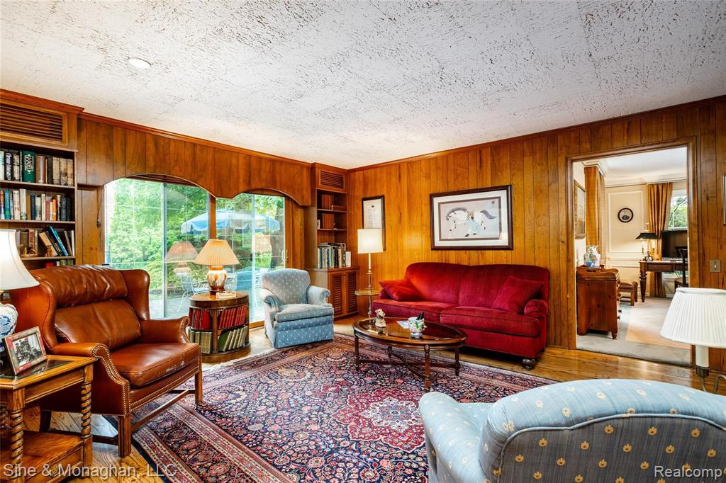 523 Thorntree Road Grosse Pointe Woods, MI 48236 - Photo 14 of 59