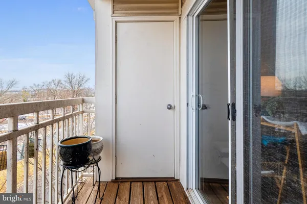 $470,000 | 9480 Virginia Center Boulevard, Unit 403, Vienna, VA 22181