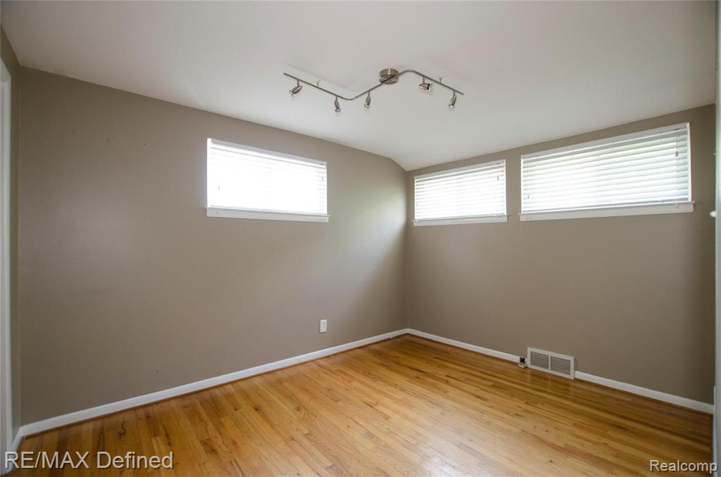 569 East 14 Mile Road Birmingham, MI 48009 - Photo 21 of 28