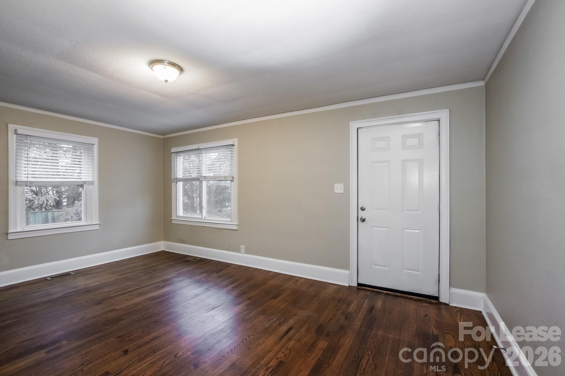 1525 Effingham Road Charlotte, NC 28208 - Photo 3 of 16