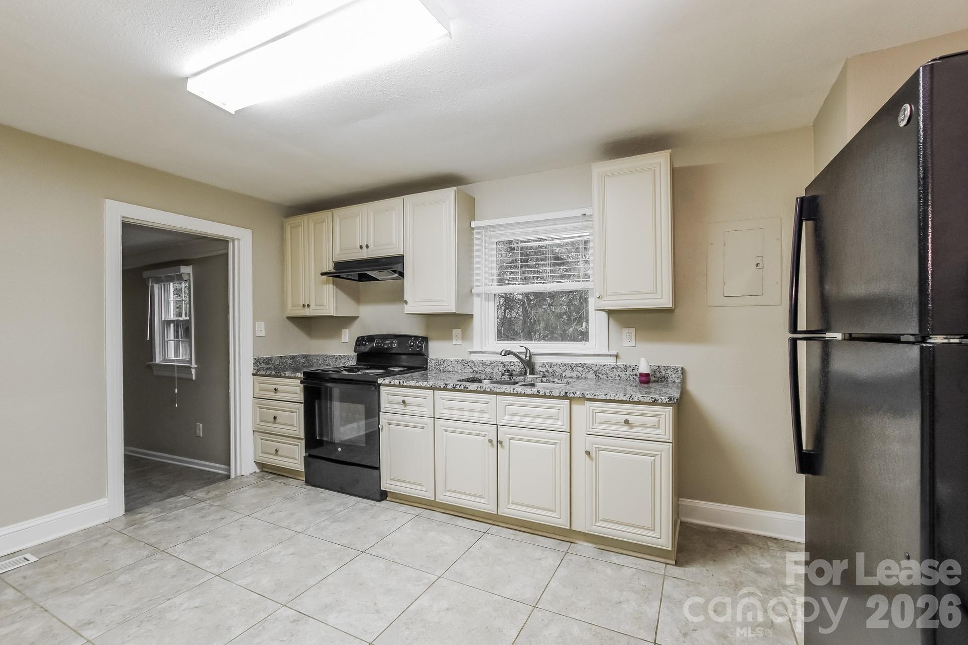 1525 Effingham Road Charlotte, NC 28208 - Photo 7 of 16