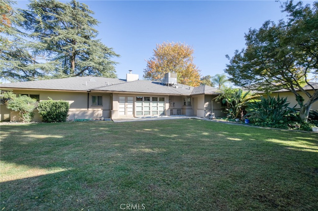 610 Park Madera, CA 93637 - Photo 35 of 35 a front view of a house with a garden