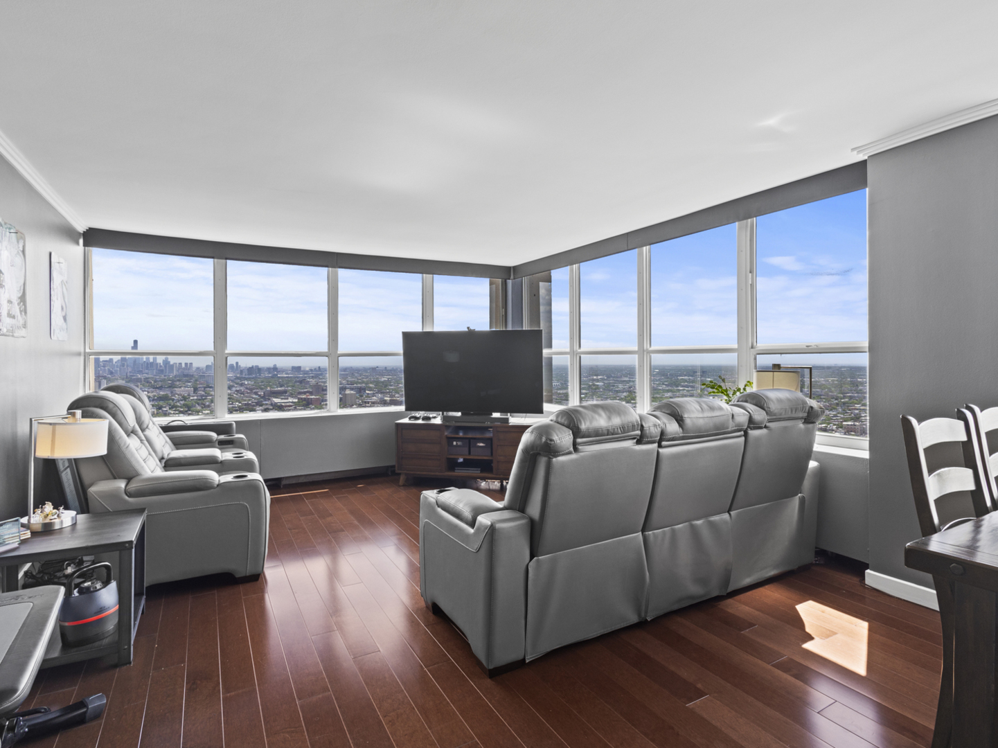 655 West Irving Park Road, Unit 4717 Chicago, IL 60613 - Photo 4 of 29 Gallery Image 4