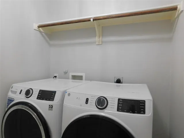 a view of outdoor space yard and porch