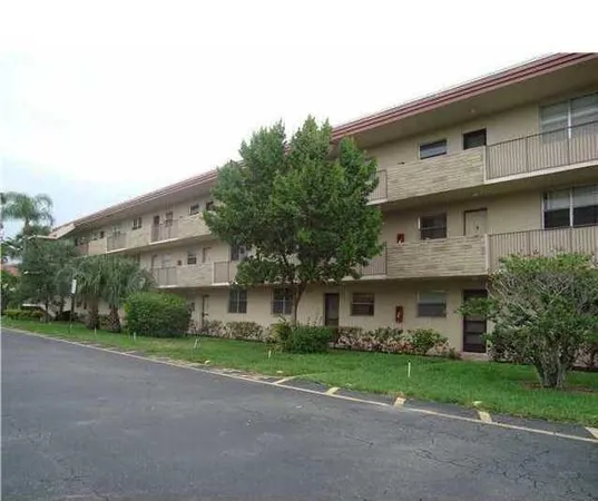 $1,900 | 3900 Northwest 76th Avenue, Sunrise, FL 33351