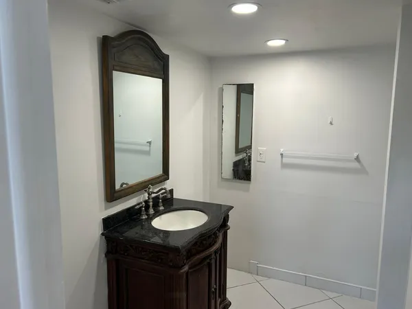 $1,900 | 3900 Northwest 76th Avenue, Sunrise, FL 33351