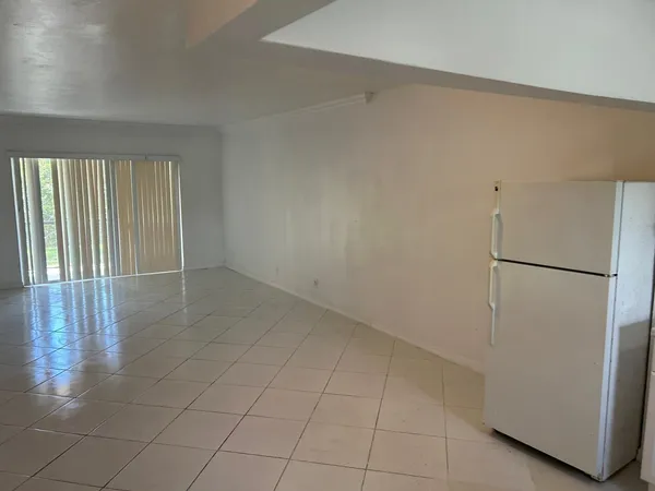 $1,900 | 3900 Northwest 76th Avenue, Sunrise, FL 33351