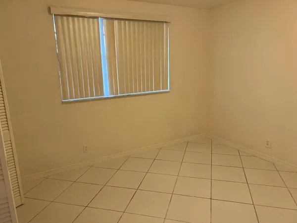 $1,900 | 3900 Northwest 76th Avenue, Sunrise, FL 33351