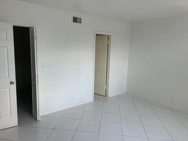 $1,900 | 3900 Northwest 76th Avenue, Sunrise, FL 33351